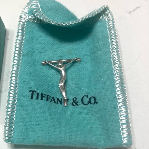 Crucifex Necklace - Picture 4 of 4